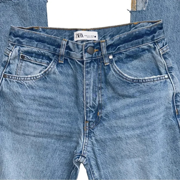 NWOT Zara Low Mid Waist Distressed Flare Jeans Medium Wash Womens Size 4 long - Picture 2 of 5